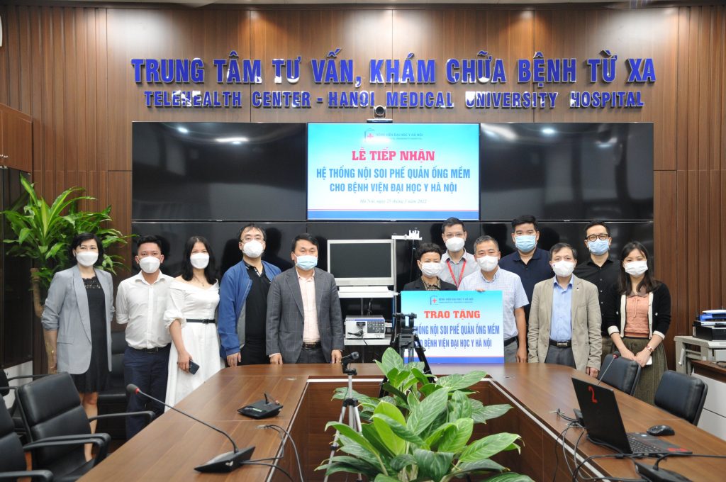 Hình ảnh VDI trao tặng thiết bị y tế cho bệnh viện đại học Y Hà Nội