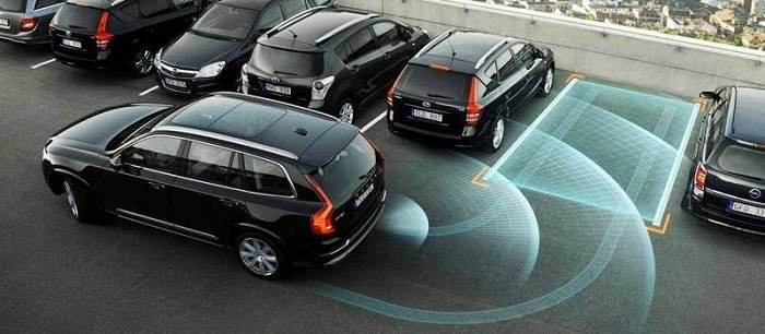 Hệ thống đỗ xe thông minh tự động trên ô tô hoạt động 