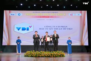 Ông Nguyễn Văn Nhân -Chuyên gia Chuyển đổi số VDI nhận giải thưởng Top 10 – Thương hiệu chuyển đổi số xuất sắc Châu Á 2023