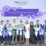 Lãnh đạo VDI chụp ảnh kỉ niệm cùng các đối tác khác của Dell Technologies tại sự kiện Partner Appreciation Night 2024