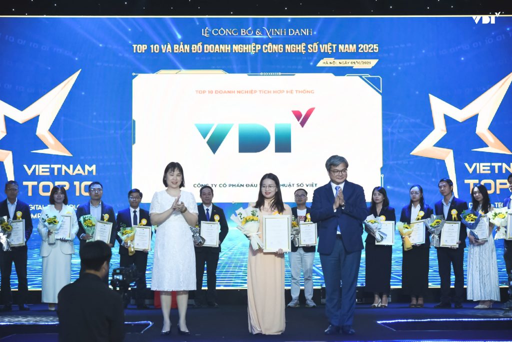 Đại diện VDI nhận giải thưởng Vietnam Top 10 Tech & Map 2025