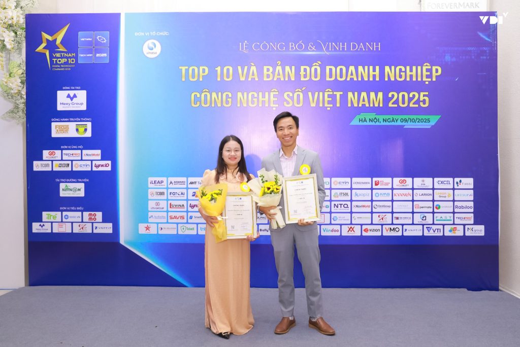 Đại diện VDI nhận giải thưởng Vietnam Top 10 Tech & Map 2025