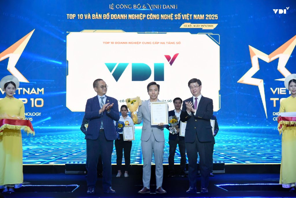 Đại diện VDI nhận giải thưởng Vietnam Top 10 Tech & Map 2025