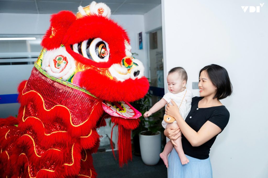 Các chiến binh và gia đình tại chương trình Thu đoàn viên của VDI