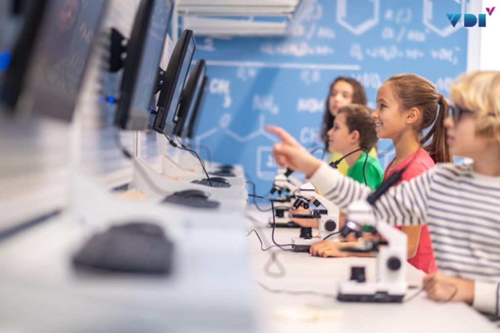 Ứng dụng công nghệ thông tin trong chuyển đổi số giáo dục